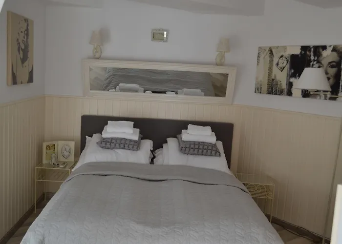 玛丽亚卡豪华公寓 *